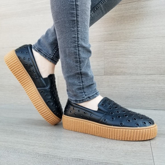 Black w/ Metal Rings Creeper Sneaker - Picture 7 of 8